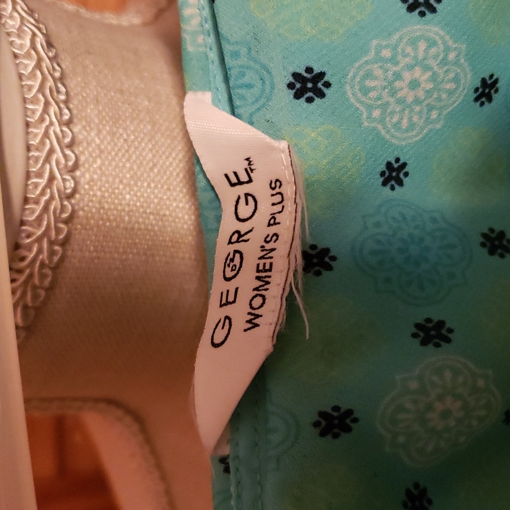 Mint green skirt - Picture 3 of 3